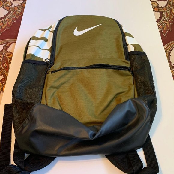 nike army green backpack